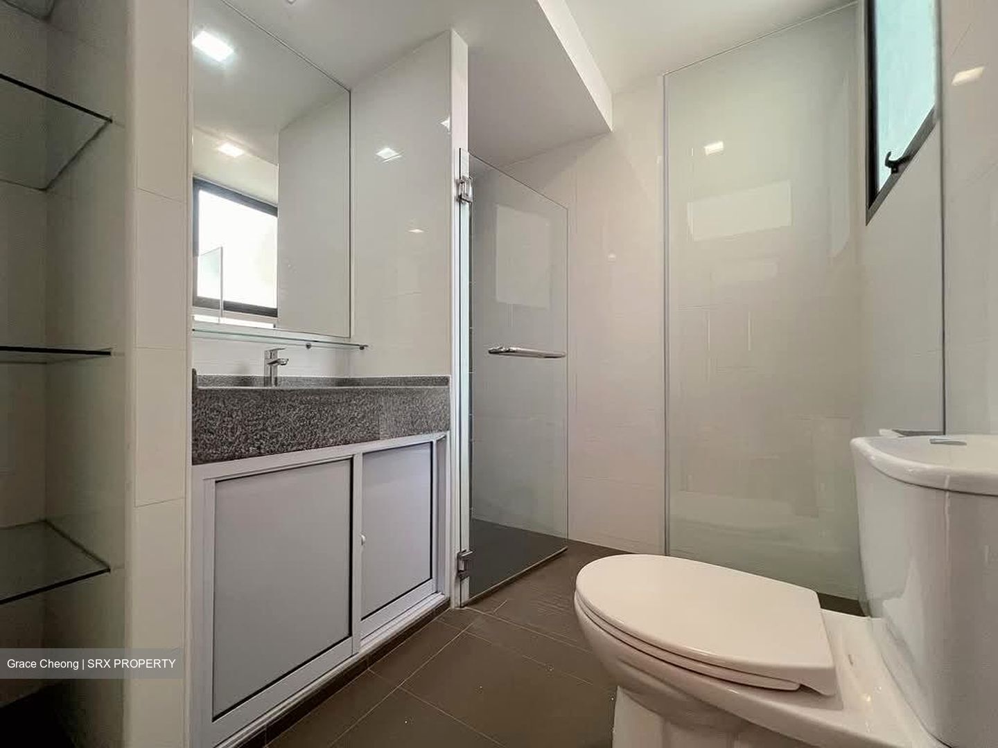 Simsville (D14), Condominium #556761481